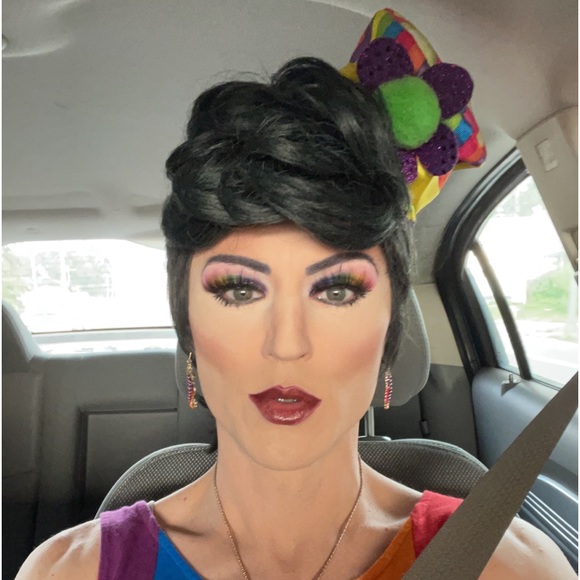 Welcome to the “Lites House” Check out my closet! - Picture 4 of 9